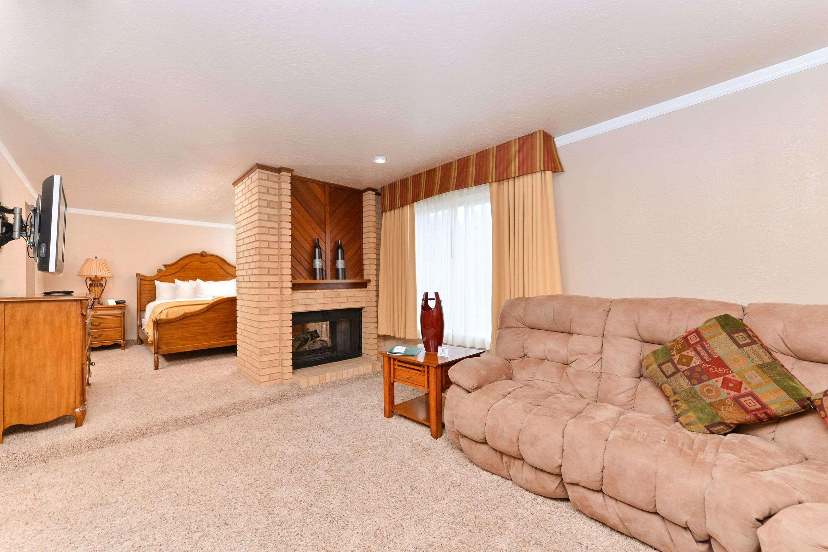 Quality Inn Vernal Near Dinosaur National Monument Bagian luar foto