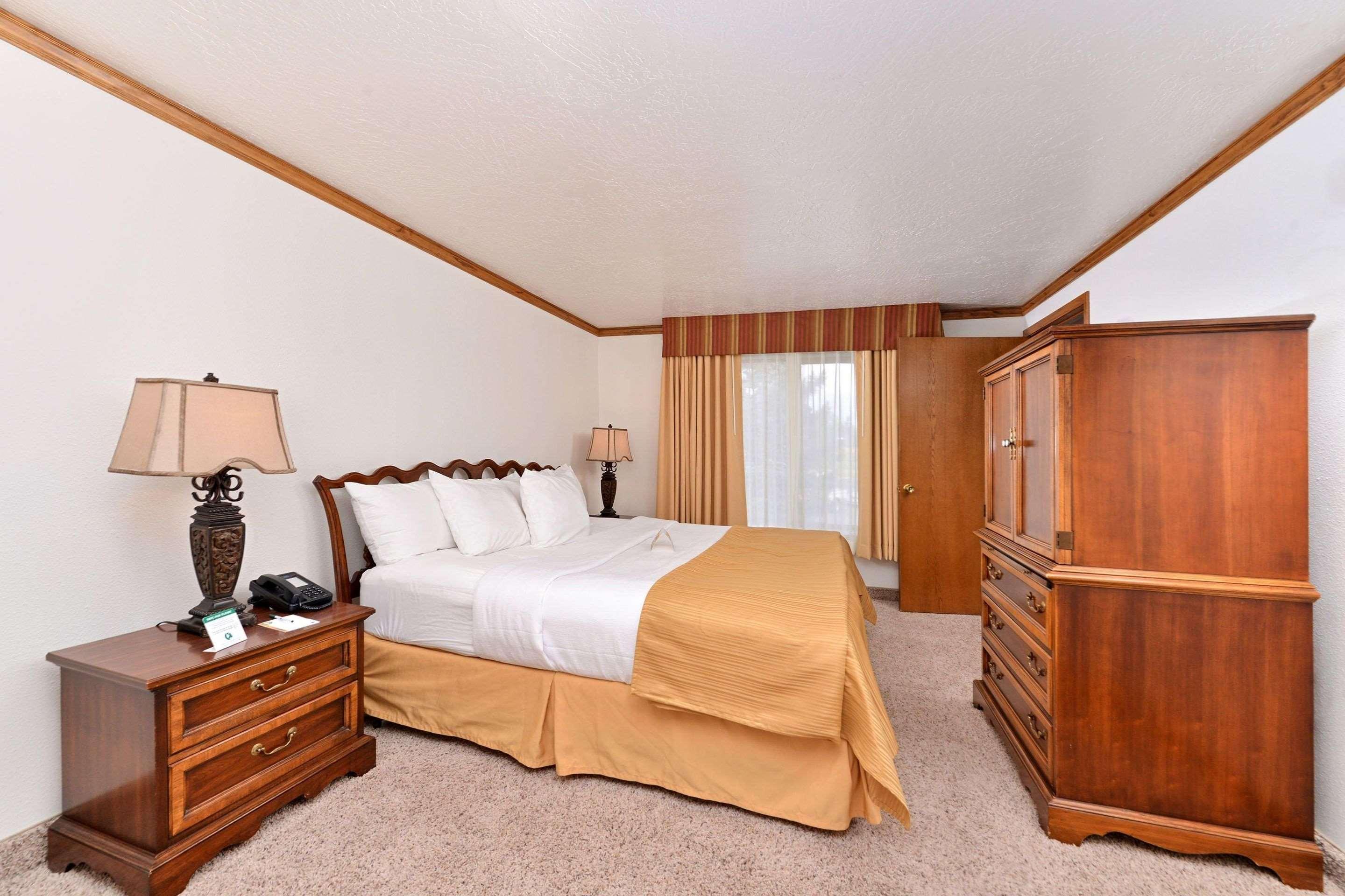 Quality Inn Vernal Near Dinosaur National Monument Bagian luar foto